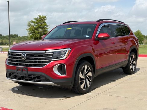 Used 2024 Volkswagen Atlas SE FWD image 3
