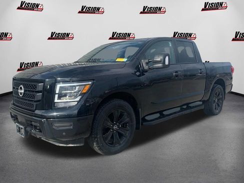 Used 2024 Nissan Titan SV w/ SV Convenience Package image 1