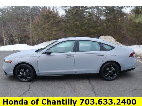 Certified 2025 Honda Accord SE image 4