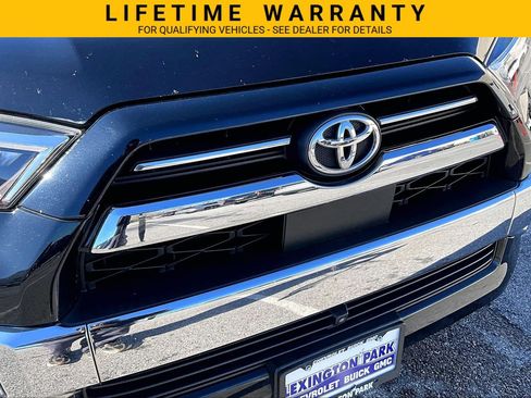 Used 2022 Toyota 4Runner Limited AWD/4WD image 31