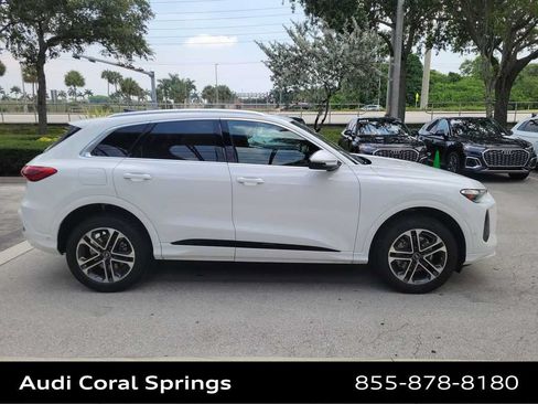 Certified 2025 Audi Q5 Premium w/ Convenience Package AWD/4WD image 9
