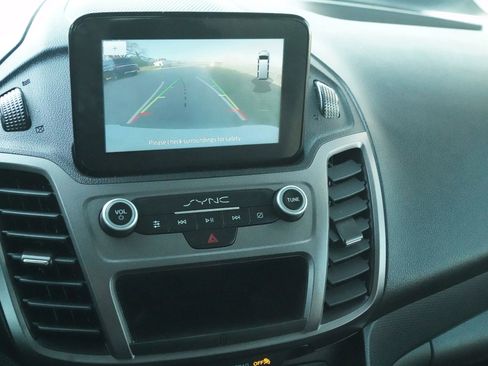 Used 2021 Ford Transit Connect XLT image 19