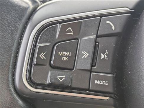 Used 2019 Jaguar F-PACE Premium image 14