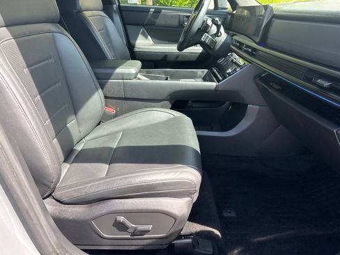 Used 2025 Hyundai Santa Fe Calligraphy AWD/4WD image 13