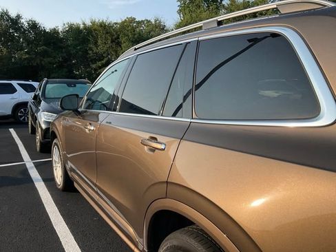 Used 2016 Volvo XC90 T6 Momentum w/ Momentum Plus Package AWD/4WD image 10