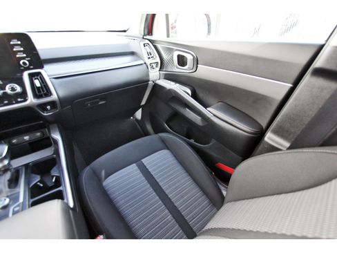 Used 2021 Kia Sorento LX FWD image 10