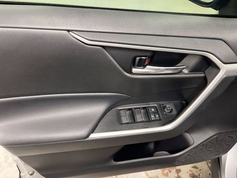 Used 2022 Toyota RAV4 XLE AWD/4WD image 20