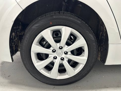 Used 2026 Toyota Corolla LE FWD image 62