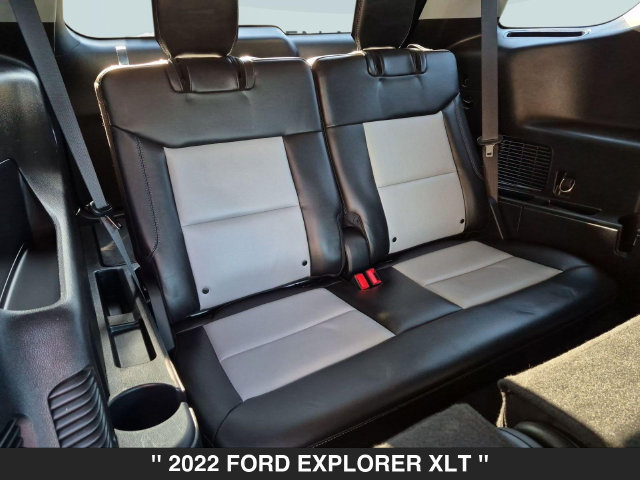 Used 2022 Ford Explorer XLT w/ Equipment Group 202A AWD/4WD image 29