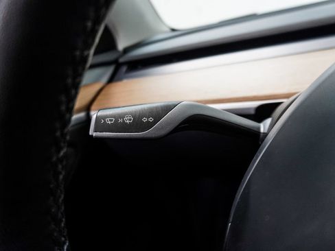 Used 2023 Tesla Model Y Long Range AWD/4WD image 17