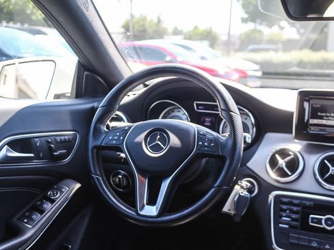 Used 2014 Mercedes-Benz CLA 250 image 19