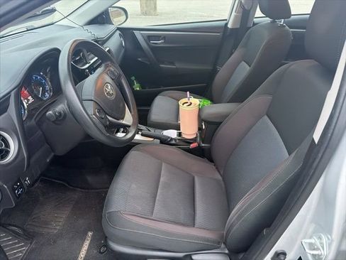 Used 2017 Toyota Corolla LE image 4