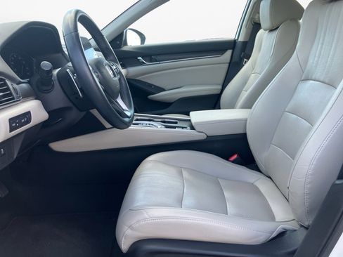 Used 2019 Honda Accord Touring image 11