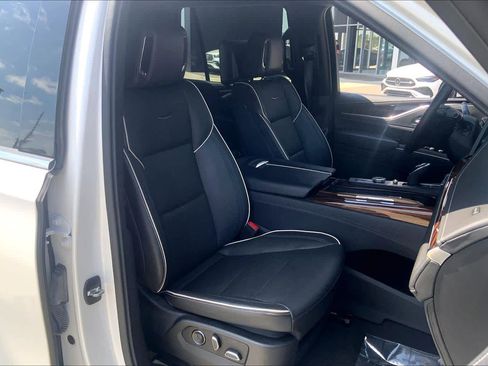 Used 2021 Cadillac Escalade Premium Luxury w/ Performance Package RWD image 10