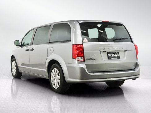 Used 2019 Dodge Grand Caravan SE FWD image 3