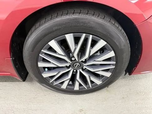 Used 2023 Nissan Altima 2.5 SV FWD image 4
