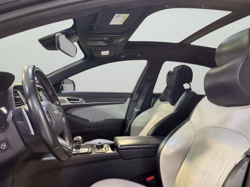 Used 2018 Genesis G80 3.3T Sport RWD image 11