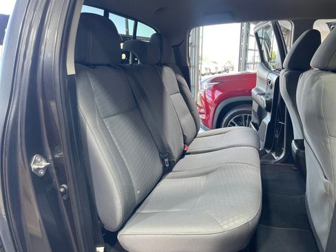 Used 2020 Toyota Tacoma SR AWD/4WD image 18