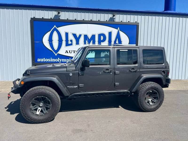 Used 2018 Jeep Wrangler Unlimited Sahara w/ Dual Top Group AWD/4WD image 1
