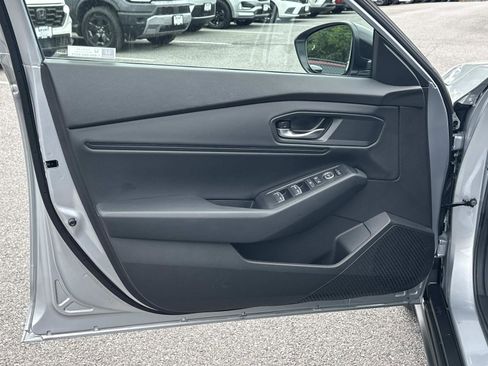Certified 2025 Honda Accord SE image 17
