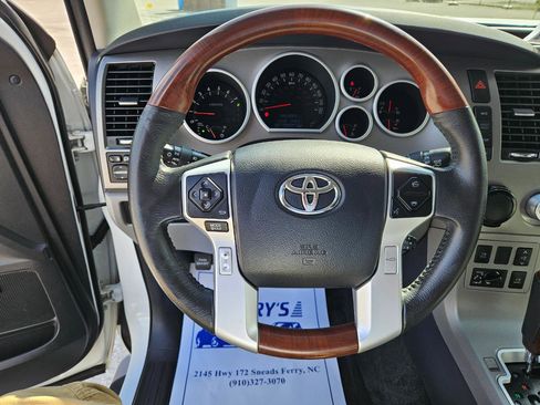 Used 2017 Toyota Sequoia Platinum RWD image 29