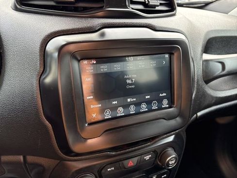 Used 2018 Jeep Renegade Altitude image 14