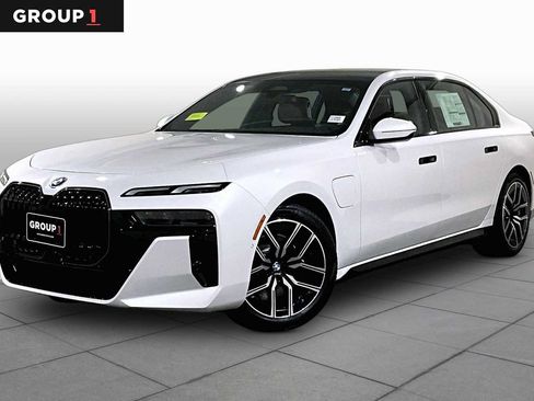 New 2026 BMW 750e xDrive w/ Premium Package AWD/4WD image 1