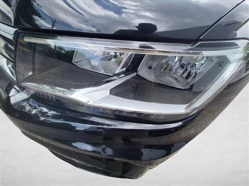 Used 2021 Volkswagen Tiguan SE R-Line FWD image 5