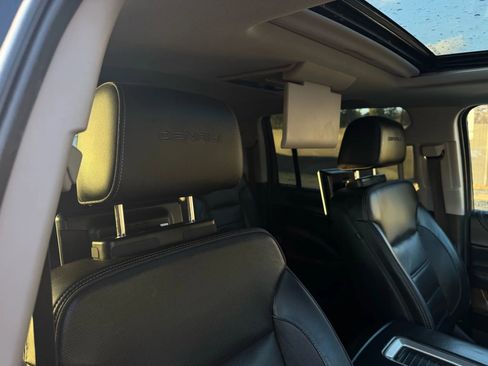 Used 2019 GMC Yukon XL Denali w/ Denali Ultimate Package image 20
