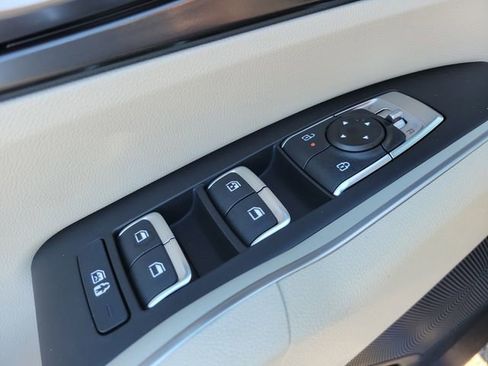 New 2026 Kia Sorento S w/ S Panoramic Sunroof Package image 22