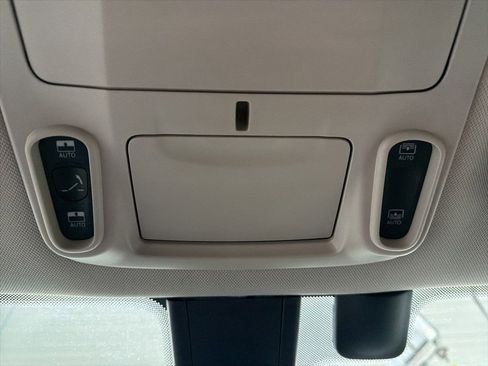 Used 2020 Chrysler Pacifica Limited FWD image 59