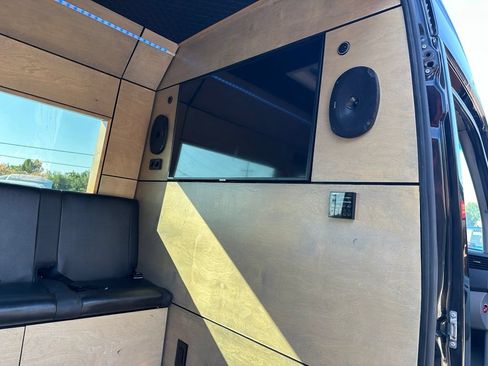 Used 2016 Mercedes-Benz Sprinter 2500 image 8
