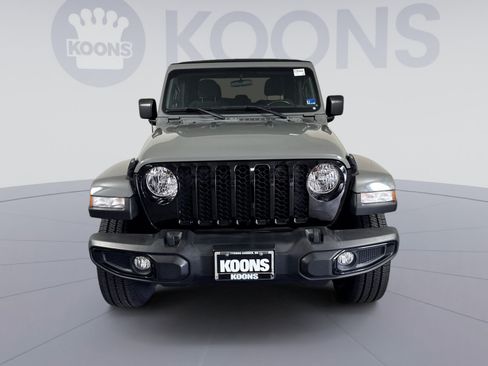 Used 2021 Jeep Gladiator Sport AWD/4WD image 11