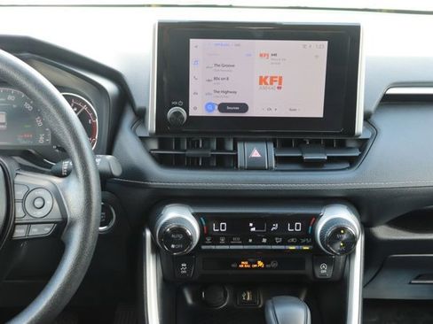 Used 2025 Toyota RAV4 XLE image 16