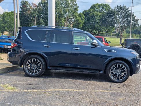 Used 2023 Nissan Armada Platinum w/ Captain's Chairs Package AWD/4WD image 10