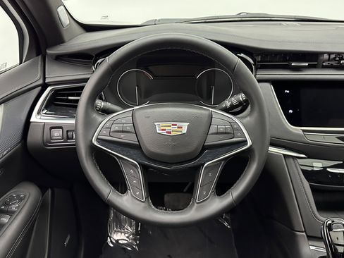 Used 2025 Cadillac XT5 Premium Luxury image 28