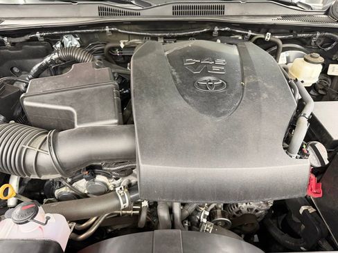 Used 2023 Toyota Tacoma TRD Sport AWD/4WD image 40