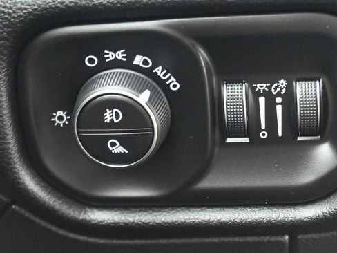 New 2026 RAM 1500 4x4 Crew Cab image 25