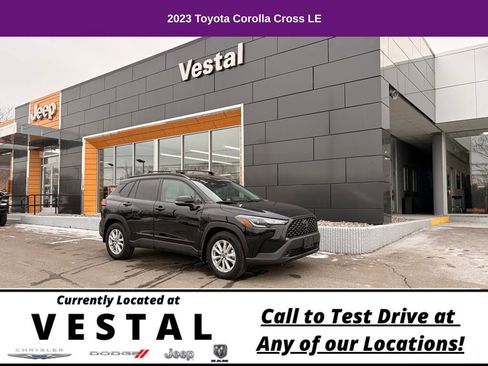 Used 2023 Toyota Corolla Cross LE image 1
