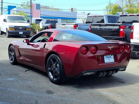 Used 2007 Chevrolet Corvette Coupe w/ Performance Package RWD image 4