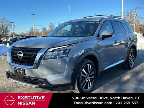 Certified 2025 Nissan Pathfinder Platinum image 5