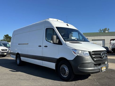 Used 2019 Mercedes-Benz Sprinter 3500 w/ Driver Convenience Package image 8