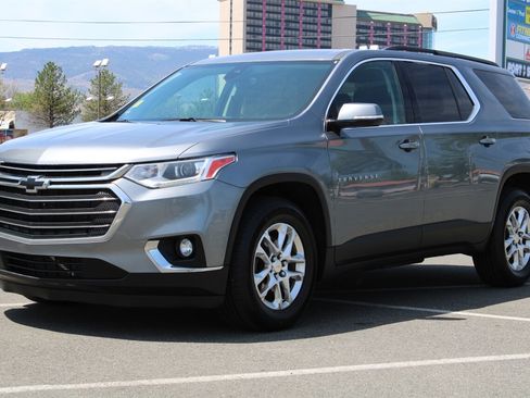 Used 2020 Chevrolet Traverse LT w/ Driver Confidence II Package AWD/4WD image 12