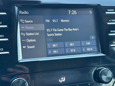Certified 2018 Toyota Camry SE FWD image 17