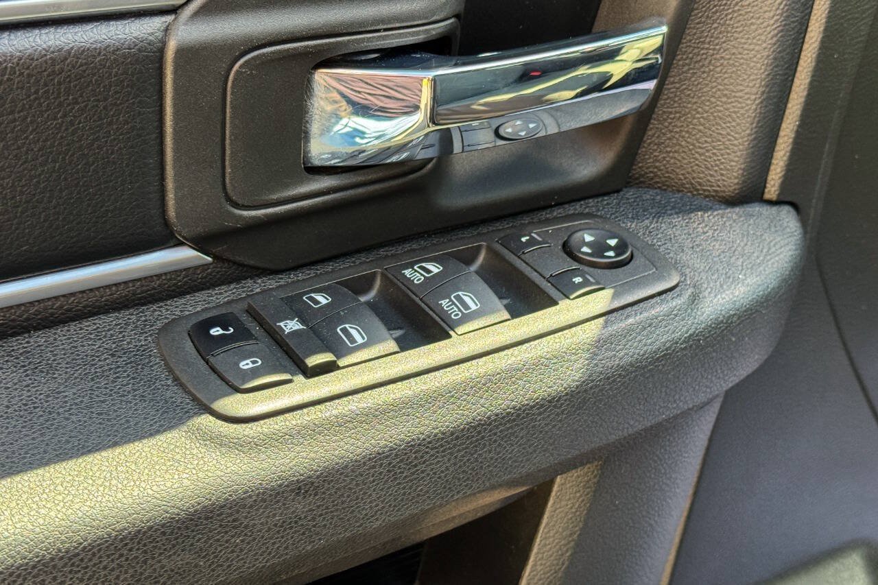 Used 2022 RAM 1500 Warlock AWD/4WD image 22