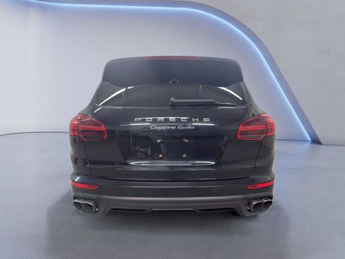 Used 2015 Porsche Cayenne Turbo AWD/4WD image 5