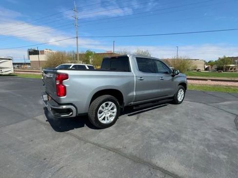 Used 2024 Chevrolet Silverado 1500 LTZ AWD/4WD image 8