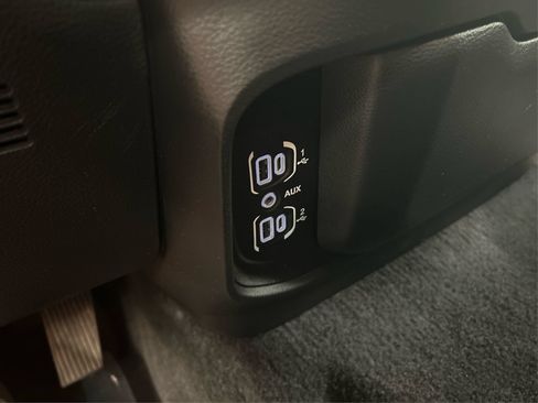 Used 2025 RAM 1500 Big Horn AWD/4WD image 33