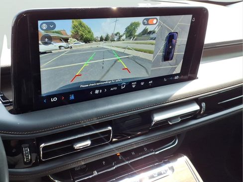 Used 2025 Lincoln Aviator Reserve w/ Equipment Group 201A AWD/4WD image 24