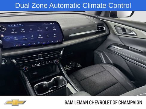 Used 2025 Chevrolet Traverse LT FWD image 22